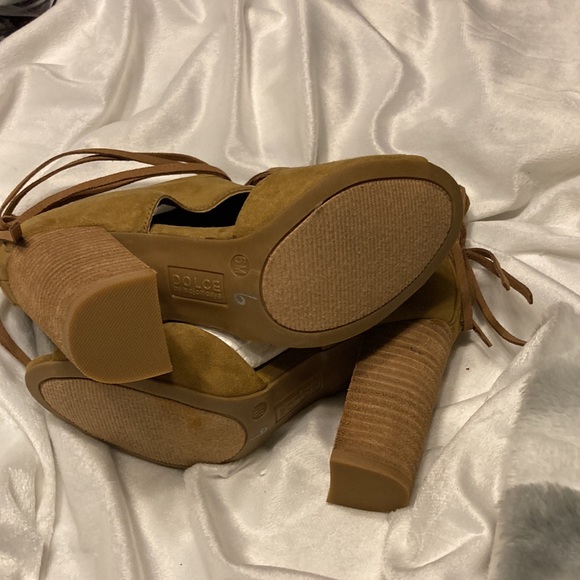 Dolce Suede leather shoes - Size 6M - Picture 5 of 7